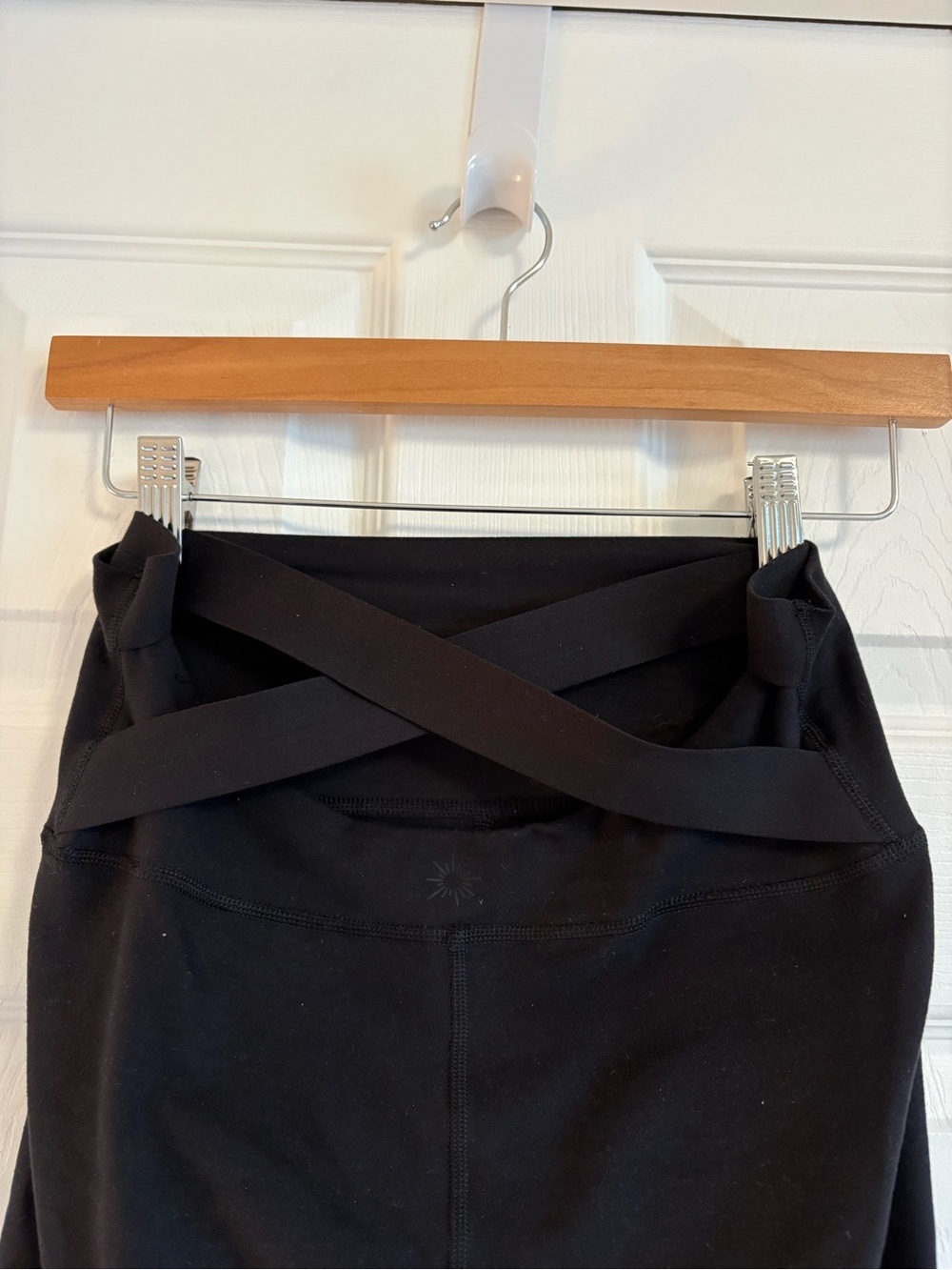 Aerie Criss Cross Black Leggings - Picture 4 of 6